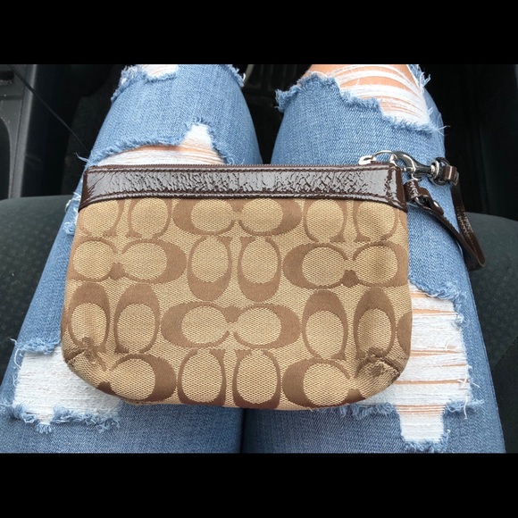 Coach Wristlet Brown - Picture 2 of 8